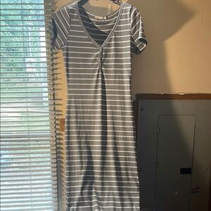 Heart & Hips Gray and White V-Neck Sundress